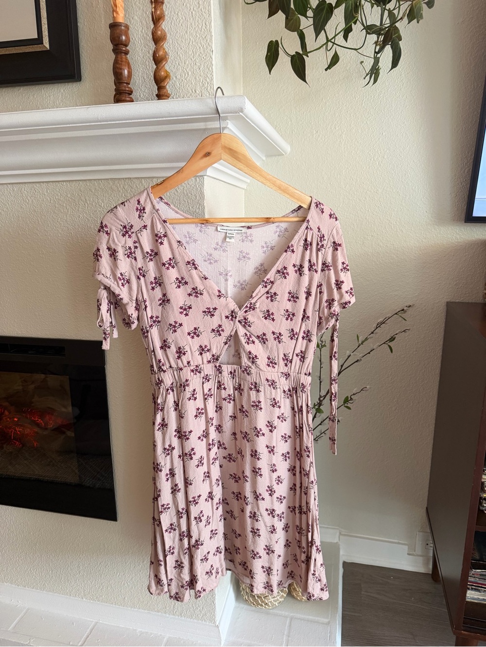 American Eagle Outfitters Blush Pink Floral V-Neck Mini Dress